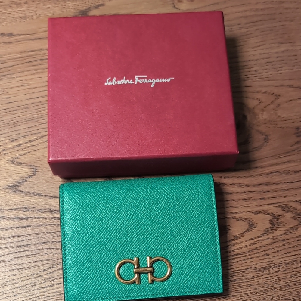 New Salvatore Ferragamo Emerald Green Card Holder with Gold Logo